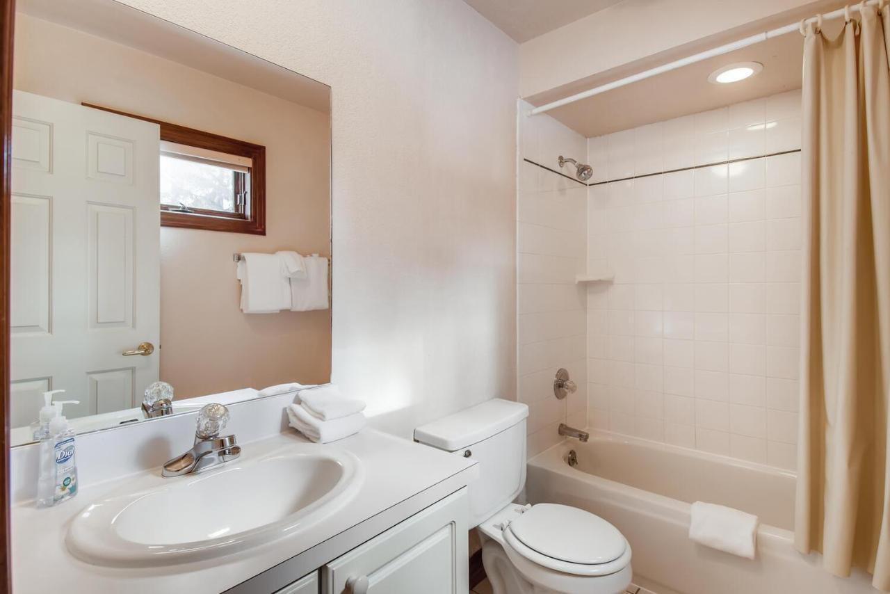 Pinecreek #F - 3 Bedroom - Close To Town - Shuttle To Slopes - Pool And Hot Tub Access Breckenridge Extérieur photo